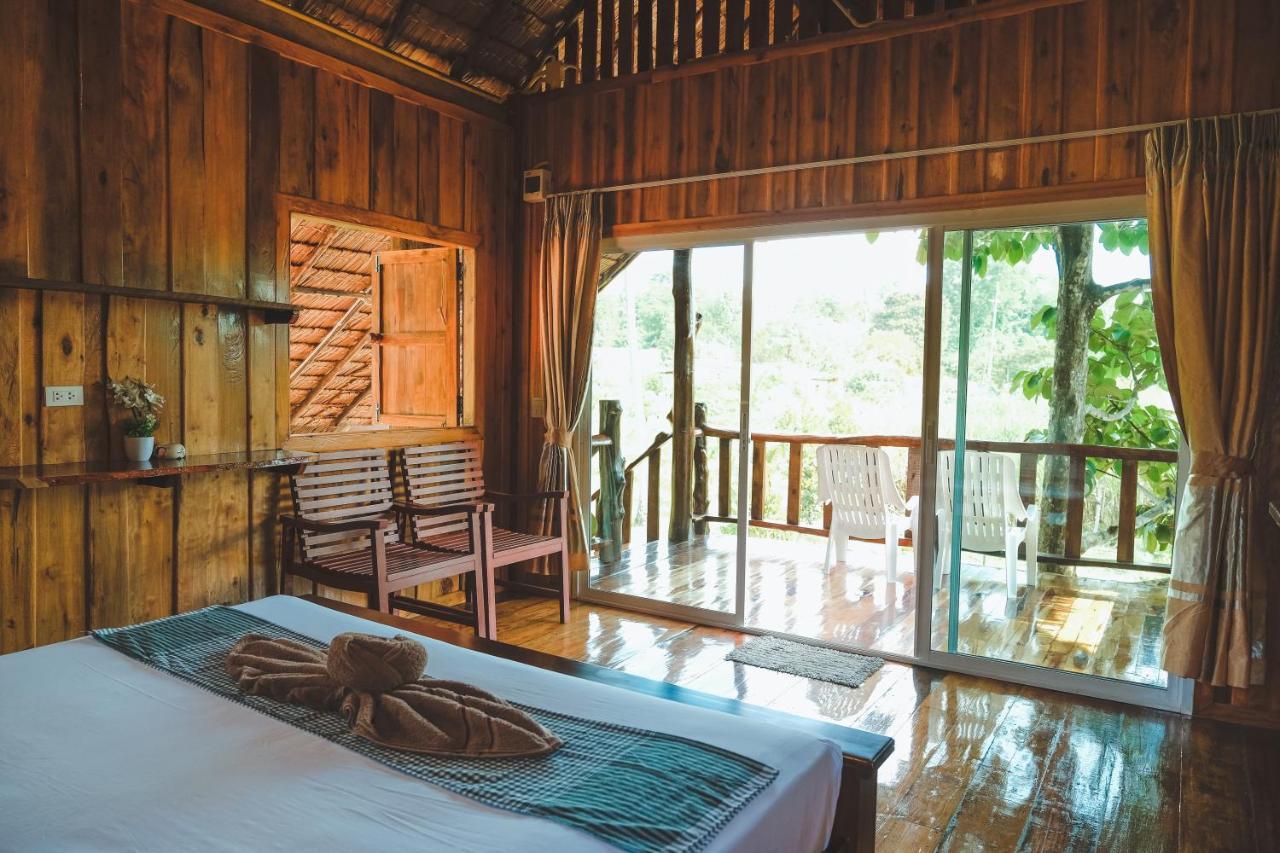 Kohjum Freedom Resort Koh Jum Exterior foto