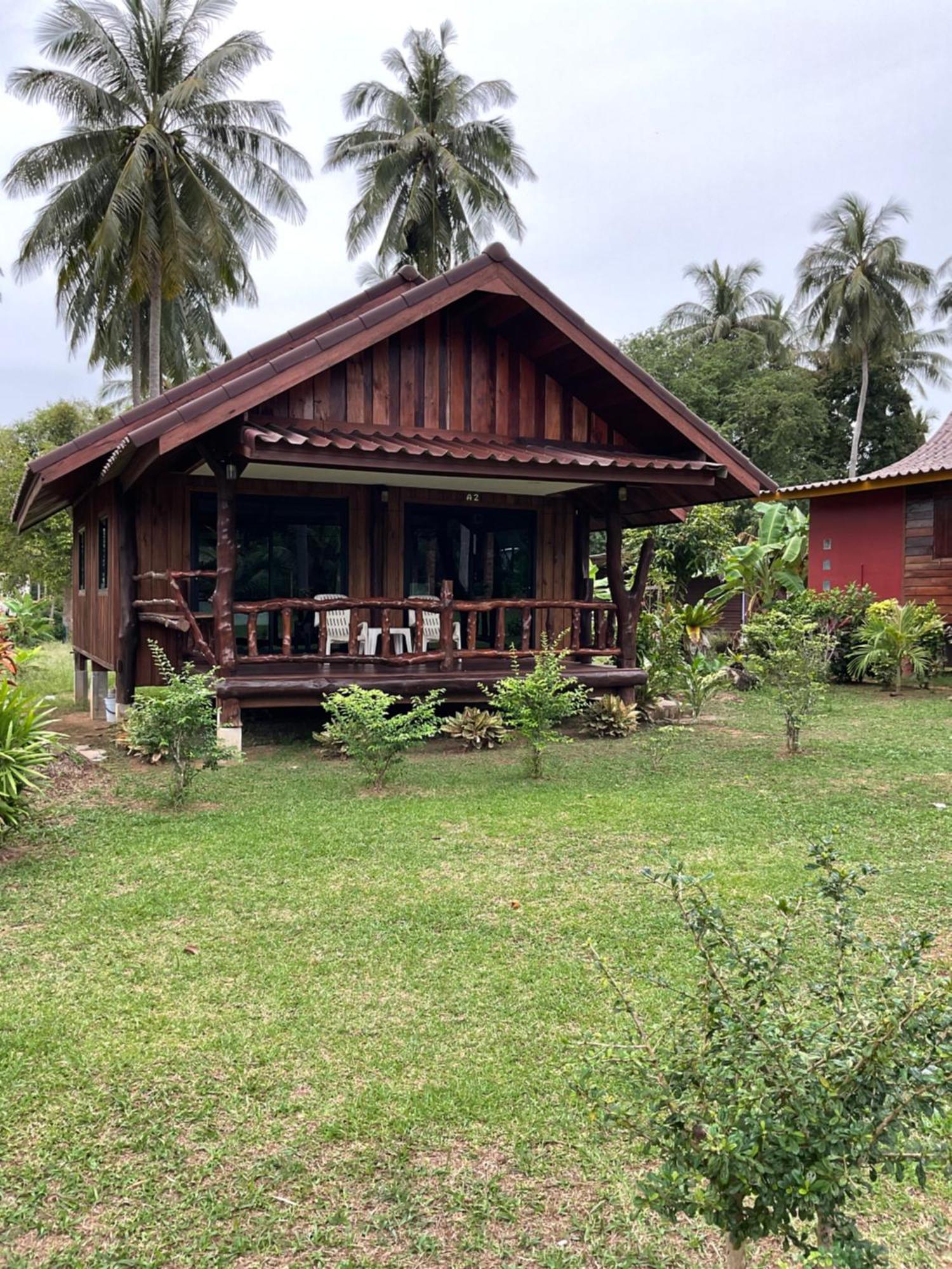 Kohjum Freedom Resort Koh Jum Exterior foto