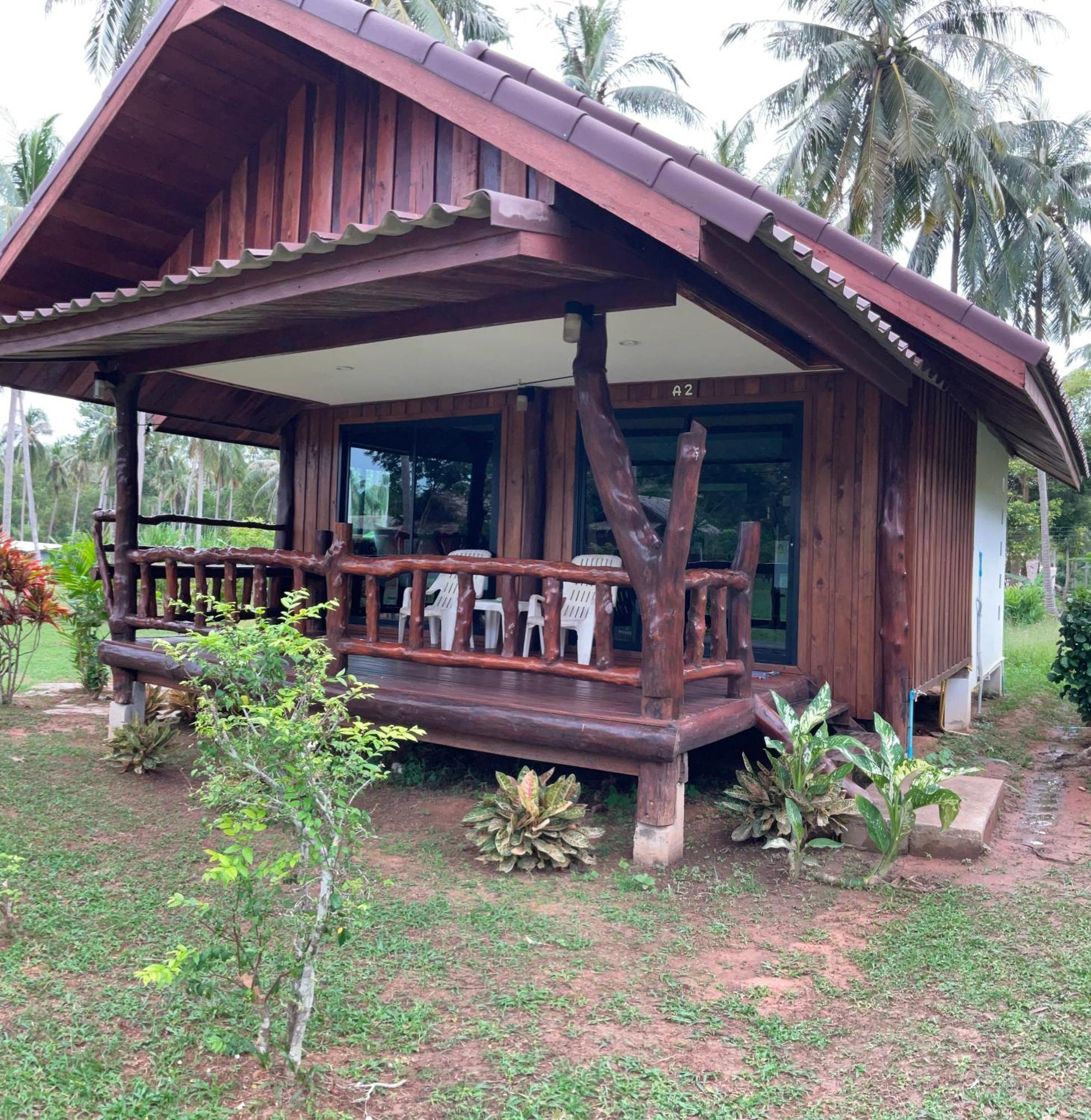 Kohjum Freedom Resort Koh Jum Exterior foto